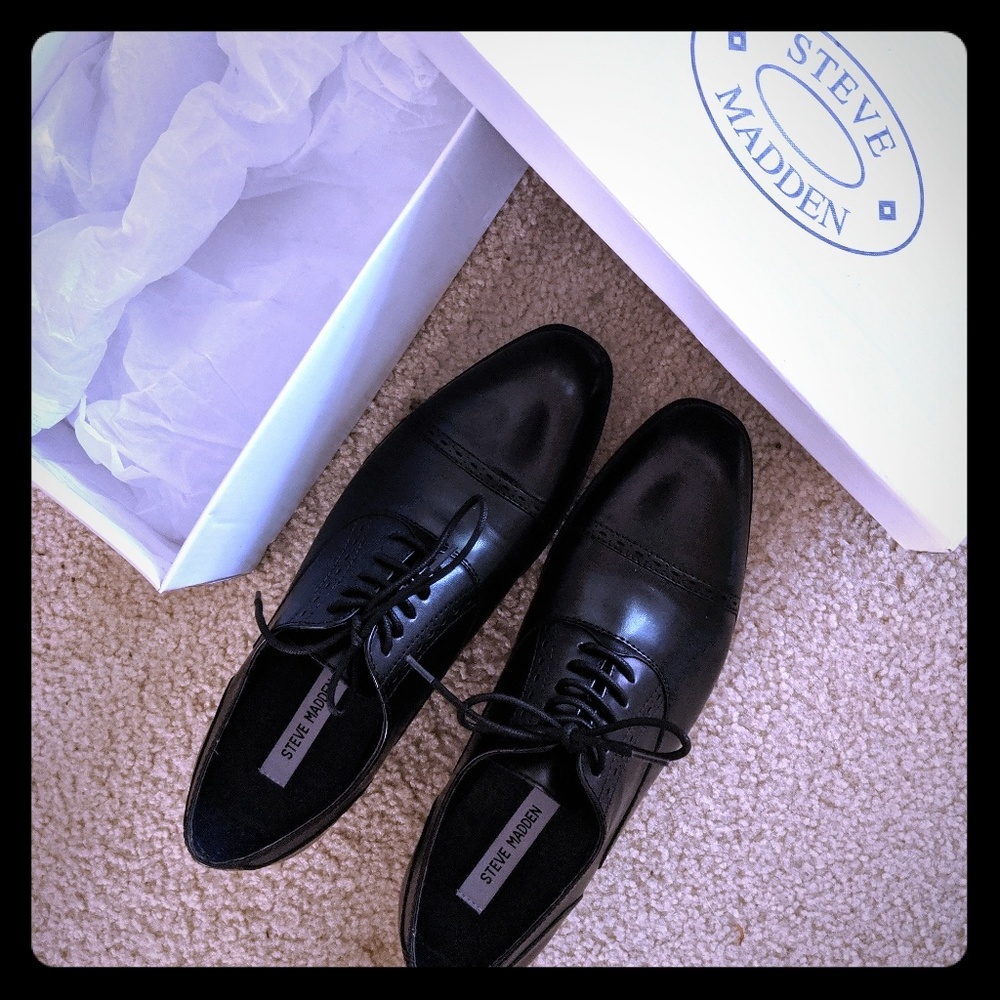 Steve Madden captoe dress shoes ( leather)